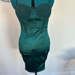 Elegant Green Windsor Mini Dress